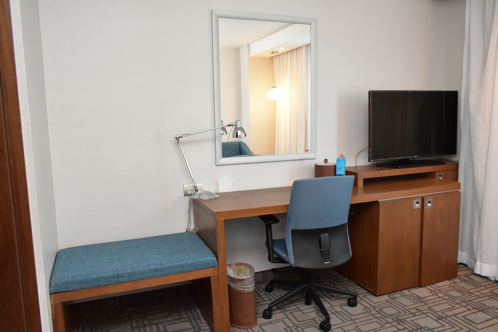 Room, 1 Queen Bed With Sofa Bed, Non Smoking, Refrigerator photo 3