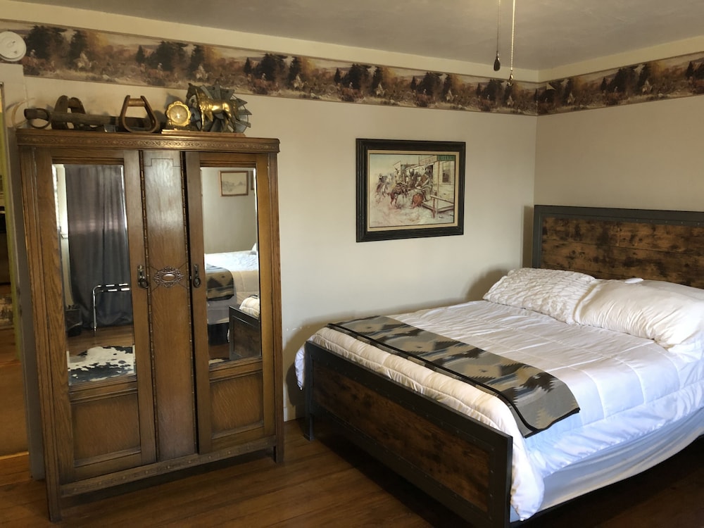 Rancher - Room 2 photo 2