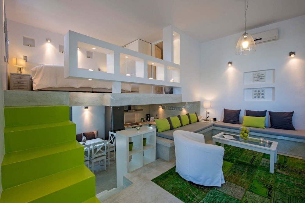 Suite (Split Level)