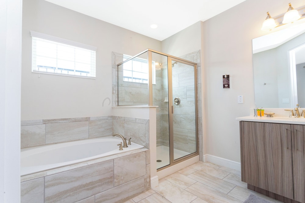 Gorgeous 6Bd w Pool Close to Disney 7650 Encore Resort, Photo 2