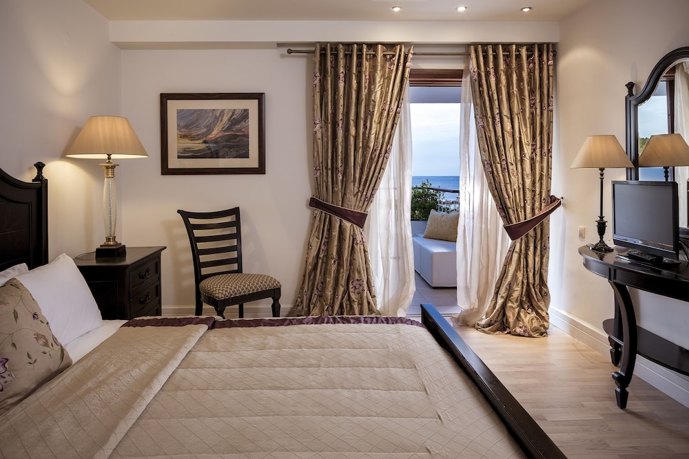 Panoramic Suite, 2 Bedrooms, Jetted Tub photo 3