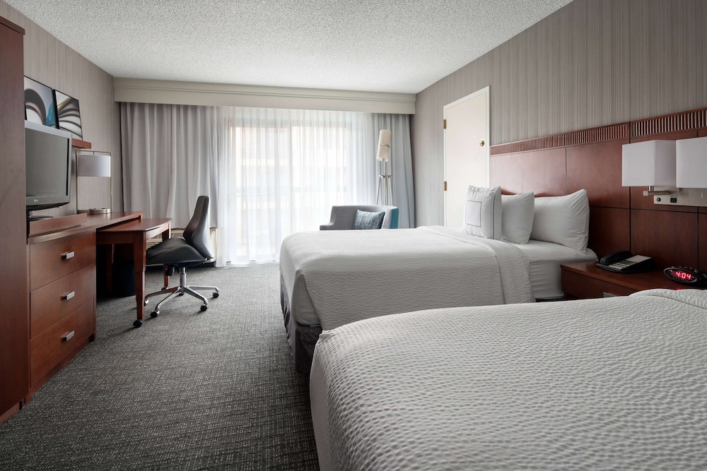 Suite, Multiple Beds (One Bedroom) - Photo 6
