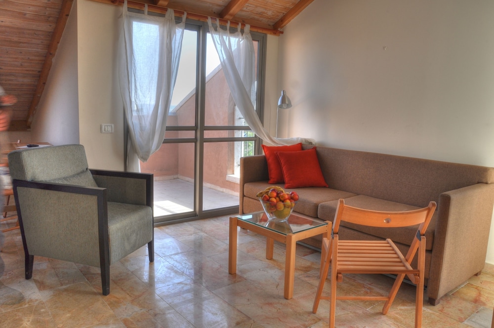 Family studio with mezzanine and balcony photo 1