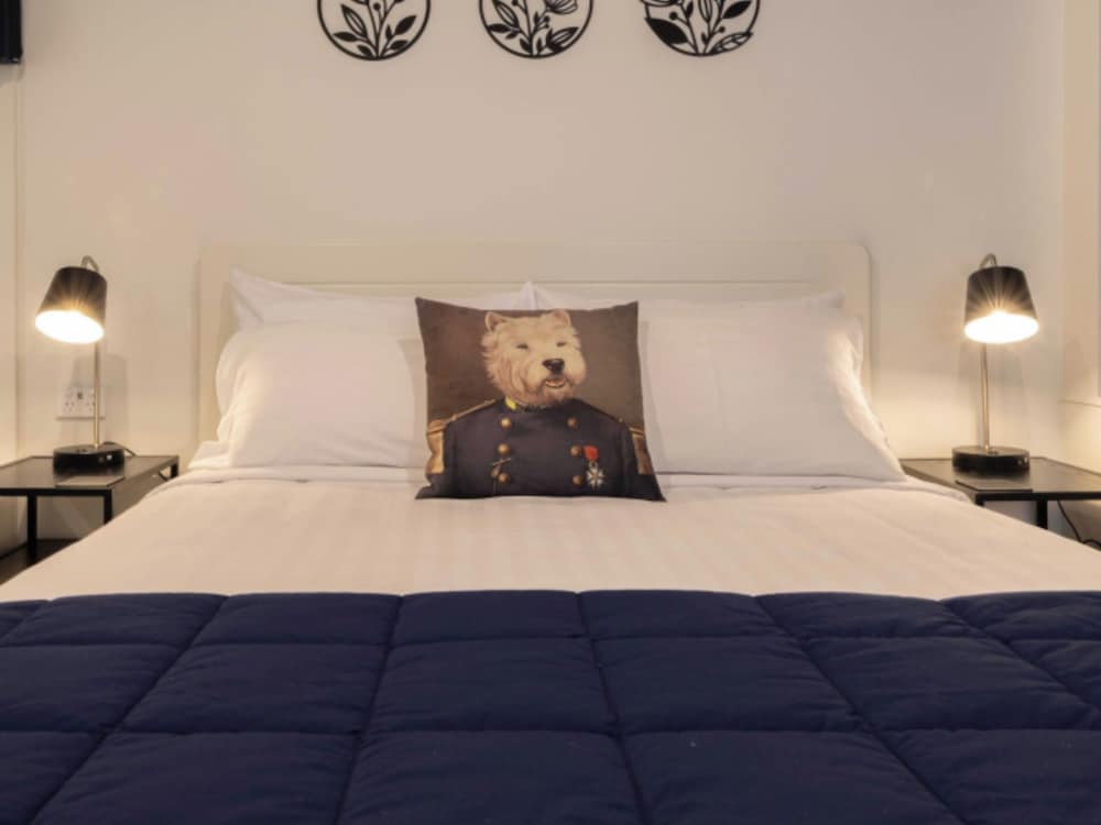 1 Bedroom Apartment - Photo 3