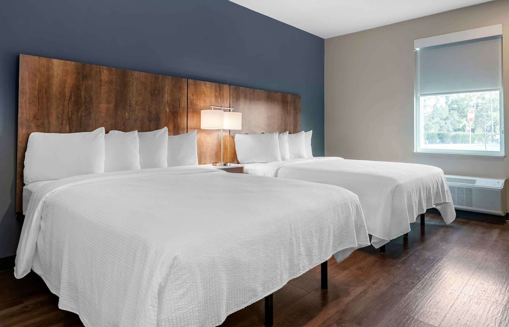 Standard Studio, 2 Queen Beds, Non Smoking, Refrigerator & Microwave - Photo 1