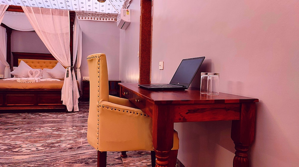 Royal Studio Suite