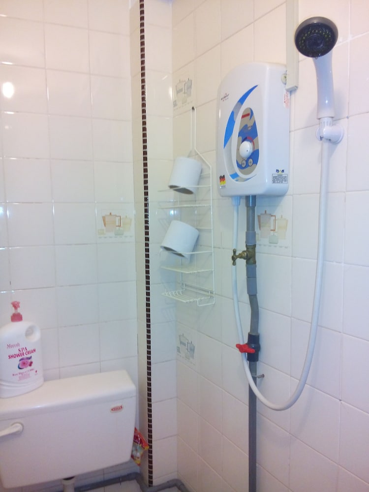 Deluxe Double Room, 1 Queen Bed, Private Bathroom photo 2