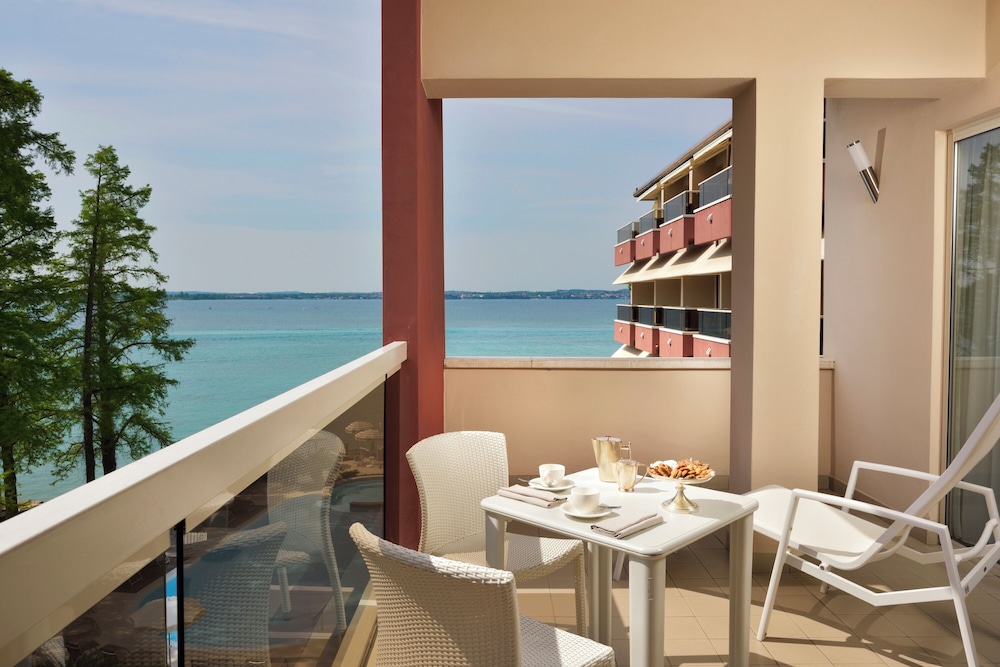Junior Suite, Balcony, Pool View - Photo 4