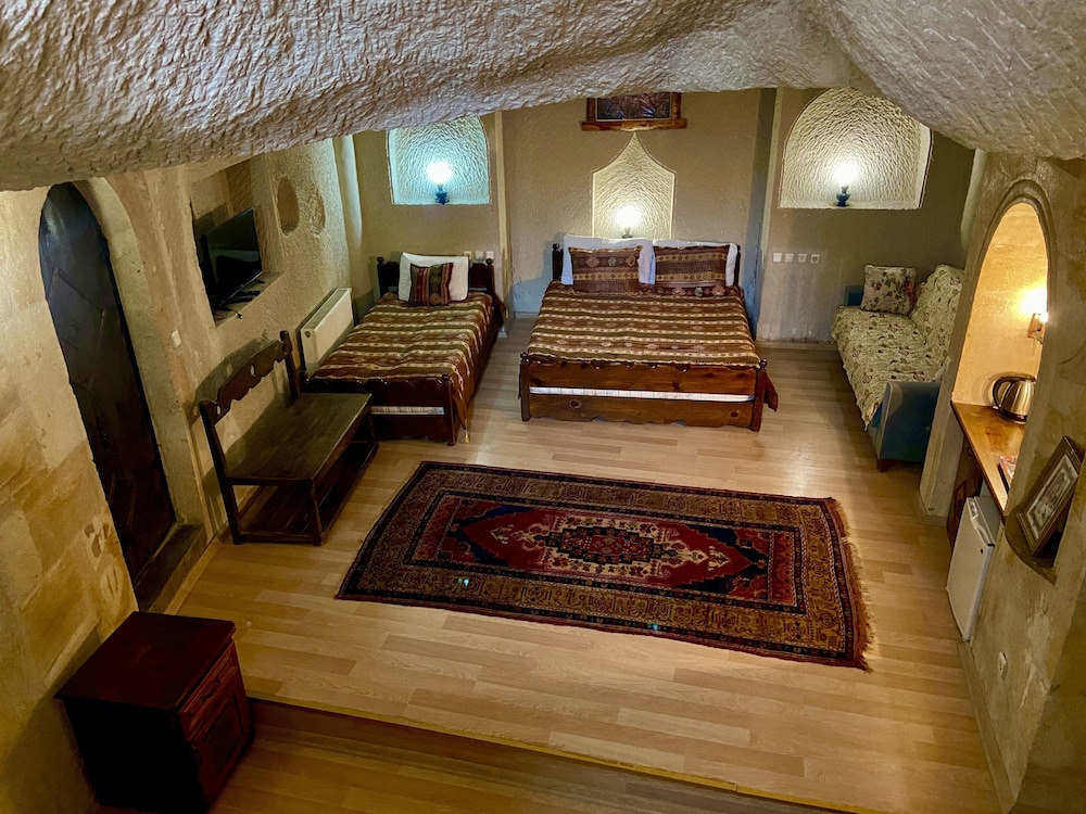Sofa Cave with Terrace (3 Adults) - 14 photo 1