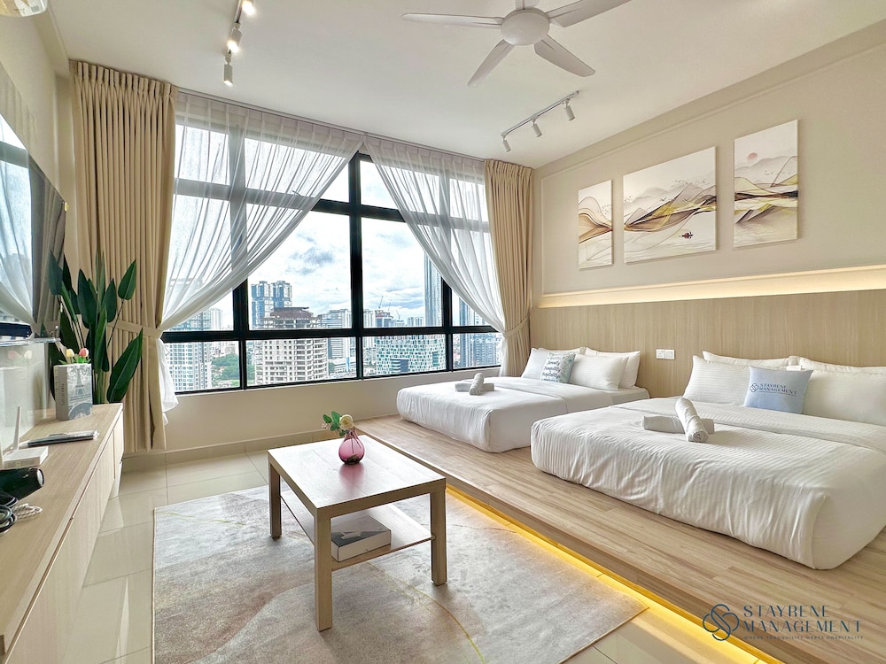 Comfort Studio, 2 Queen Beds, City View