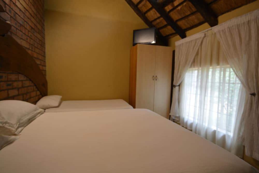 Standard Triple Room photo 2