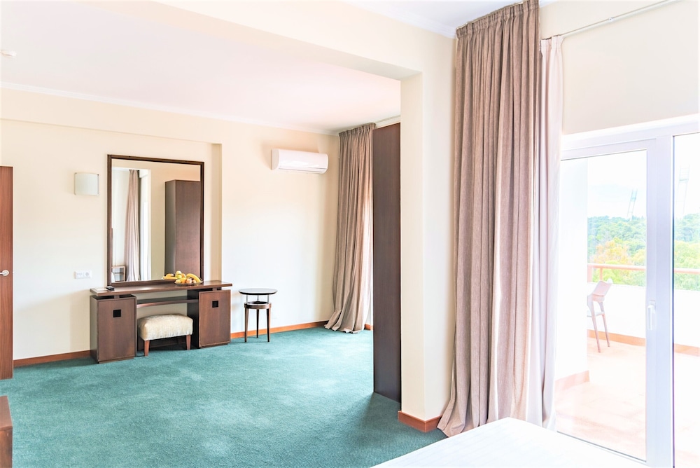 Panoramic Suite, River View - Photo 1