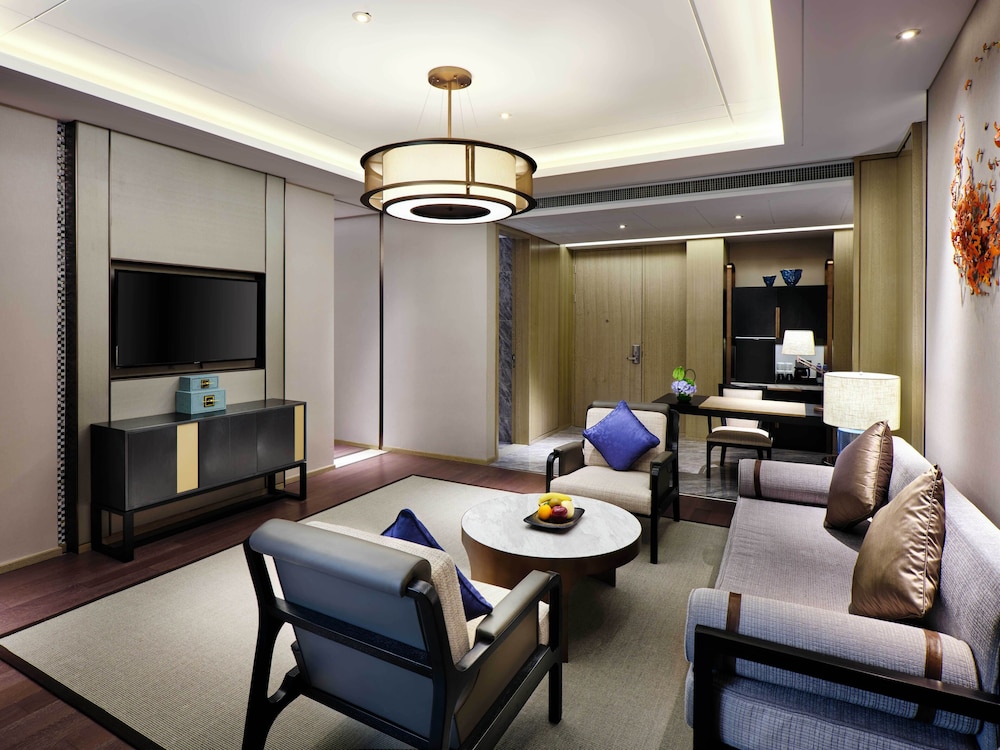 Grand Deluxe Suite photo 3