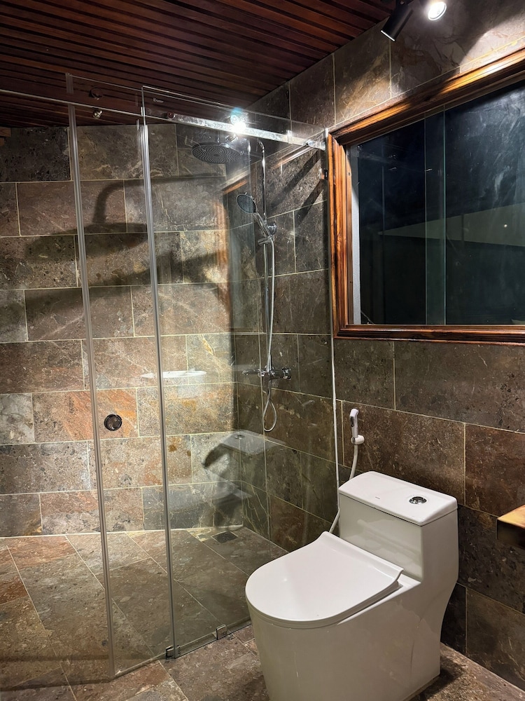 Deluxe Double Room, Bathtub photo 2