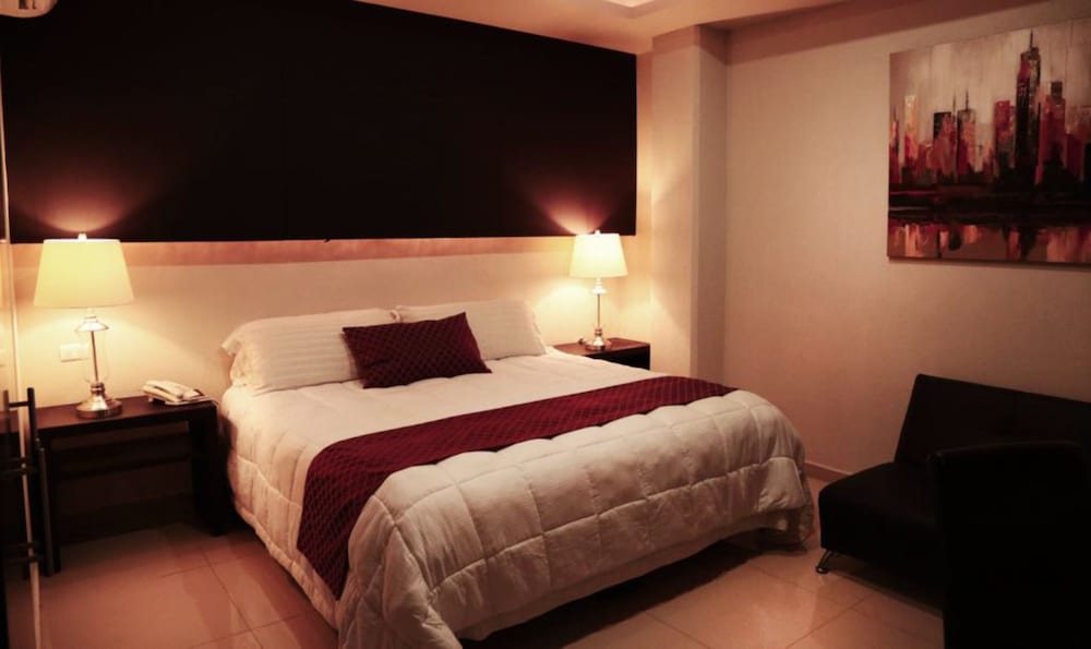 Business Room, 2 Double Beds, Accessible, Non Smoking photo 1
