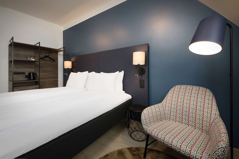 Room, 1 Queen Bed - Photo 3