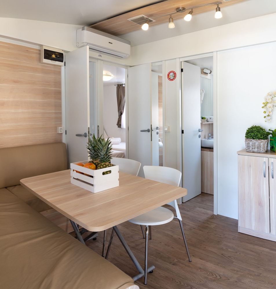 Mobile Home, Multiple Beds, Beachside (Adria) photo 1