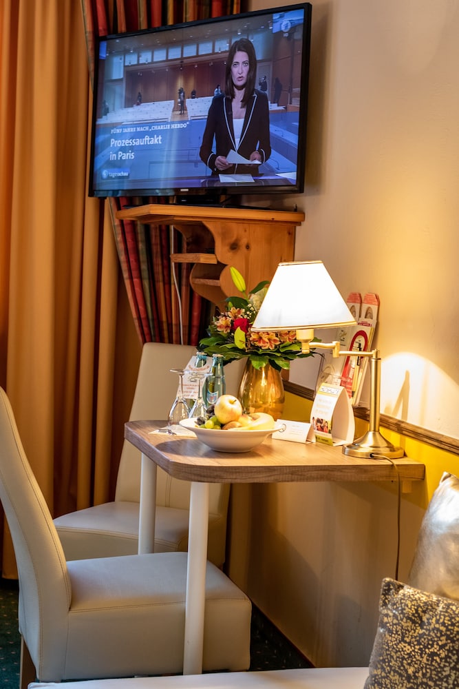 Classic Double Room - Photo 10