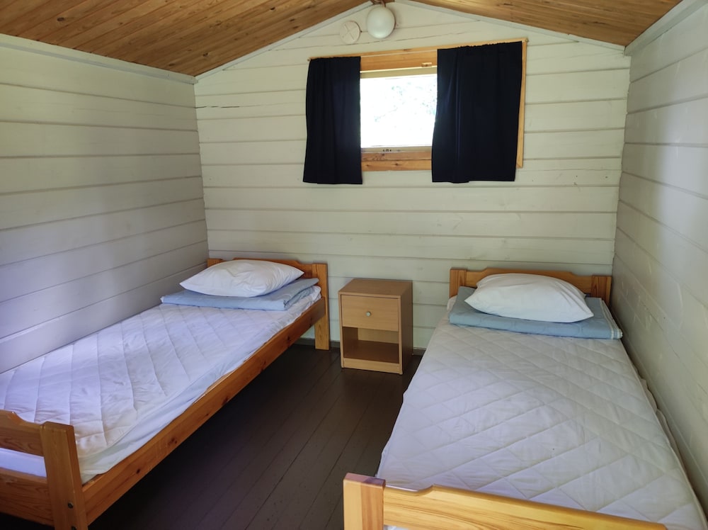 Economy Cabin, 2 Twin Beds, Shared Bathroom photo 1
