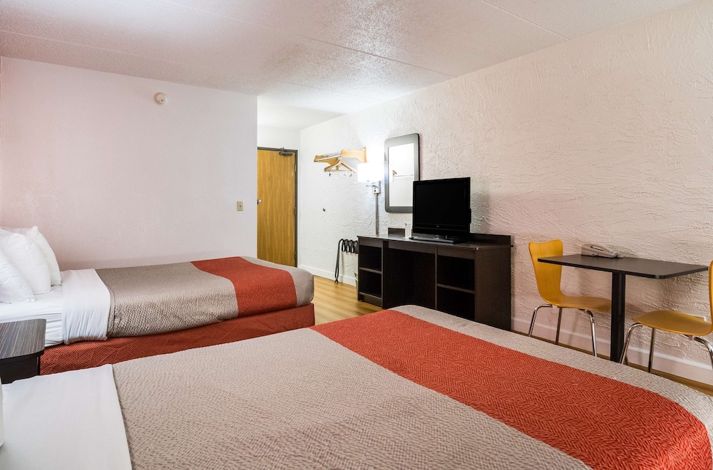 Standard Room, 2 Double Beds, Non Smoking - Photo 2