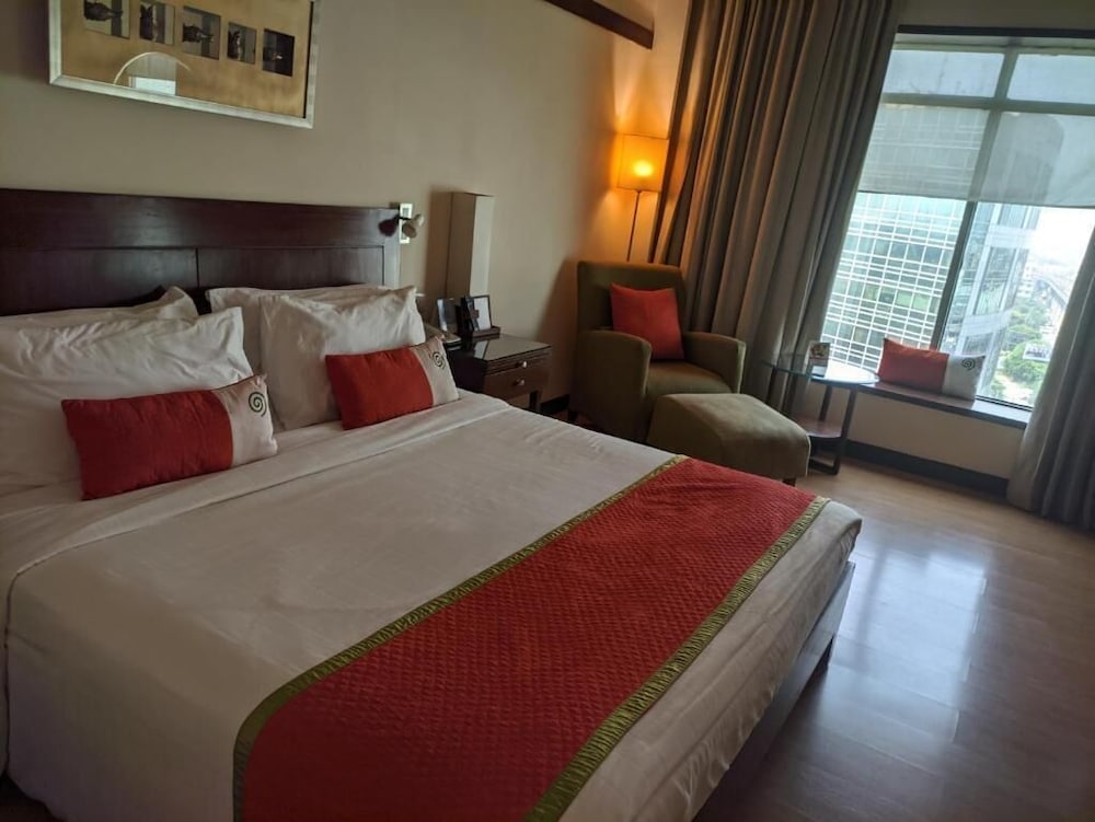 Deluxe Room, City View (Deluxe Room) - Photo 5