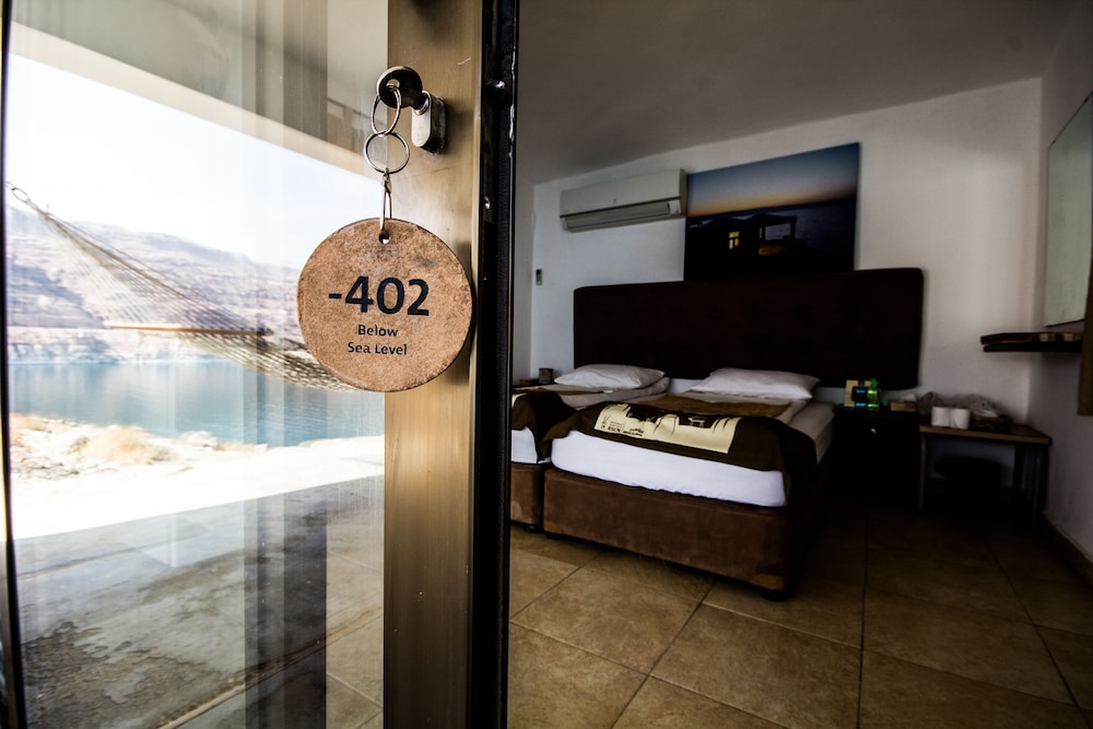 Basic Twin Room, 1 Bedroom, Beach View photo 1