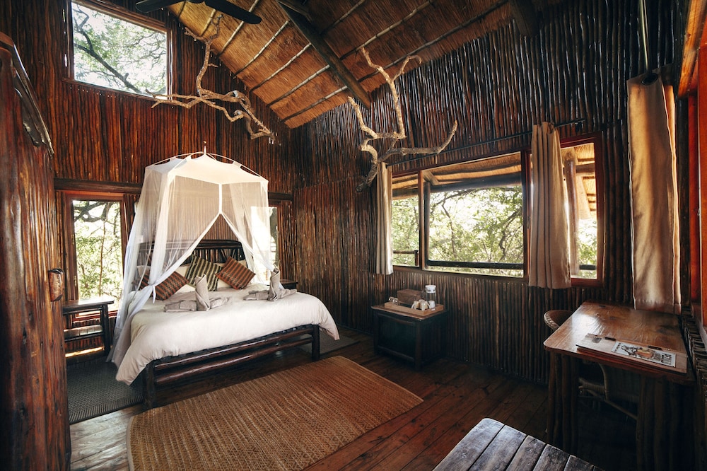 Bushwillow (Superior Tree House)