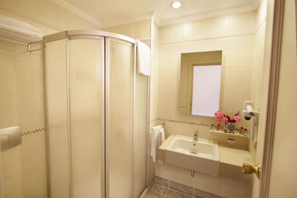 Standard Room, 1 Double or 2 Twin Beds - Photo 14