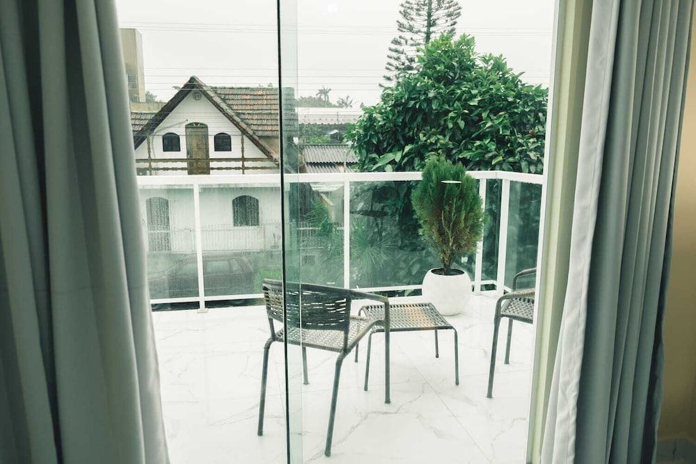 Standard Suite - Photo 10