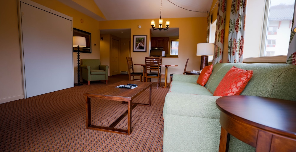 Standard Suite, 2 Bedrooms - Photo 2