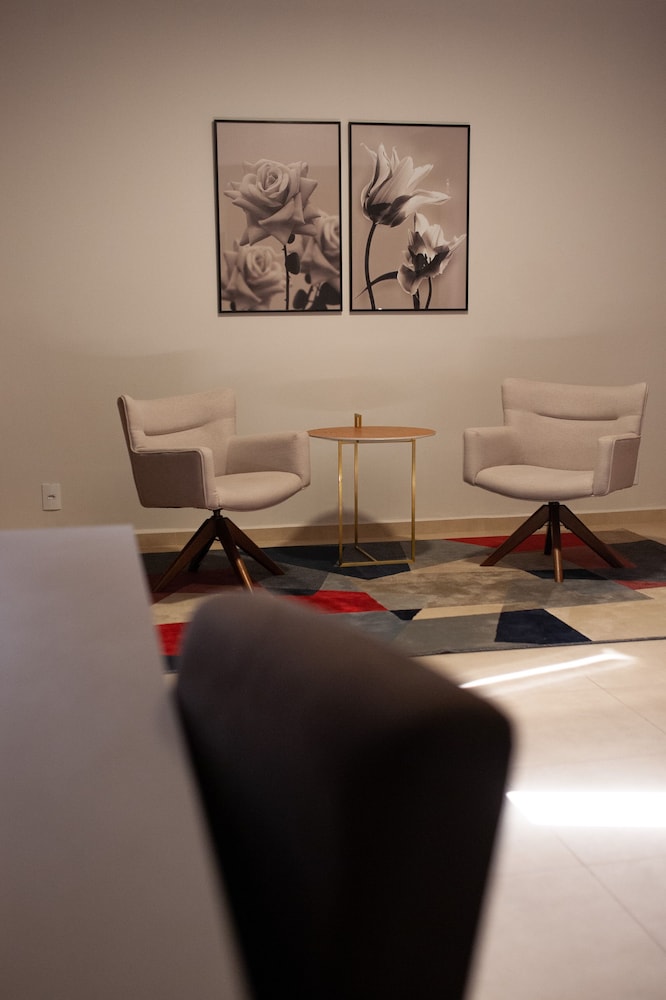 Deluxe Room - Photo 2
