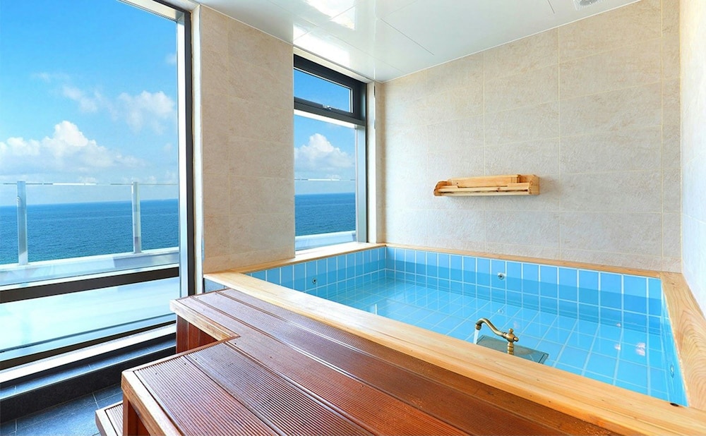 Duplex, Sea View (A # 301) photo 2