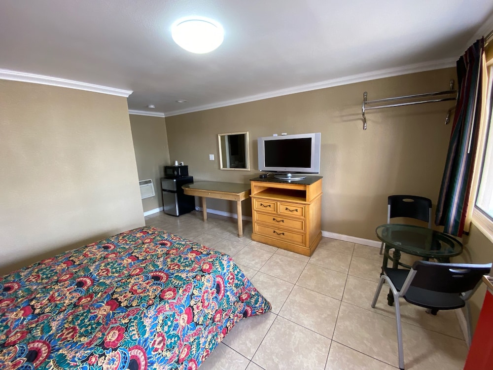 Basic Single Room, Smoking photo 2