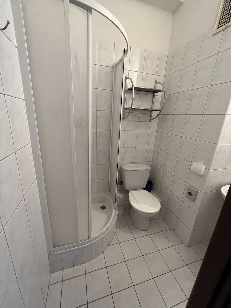 Basic Room - Photo 6