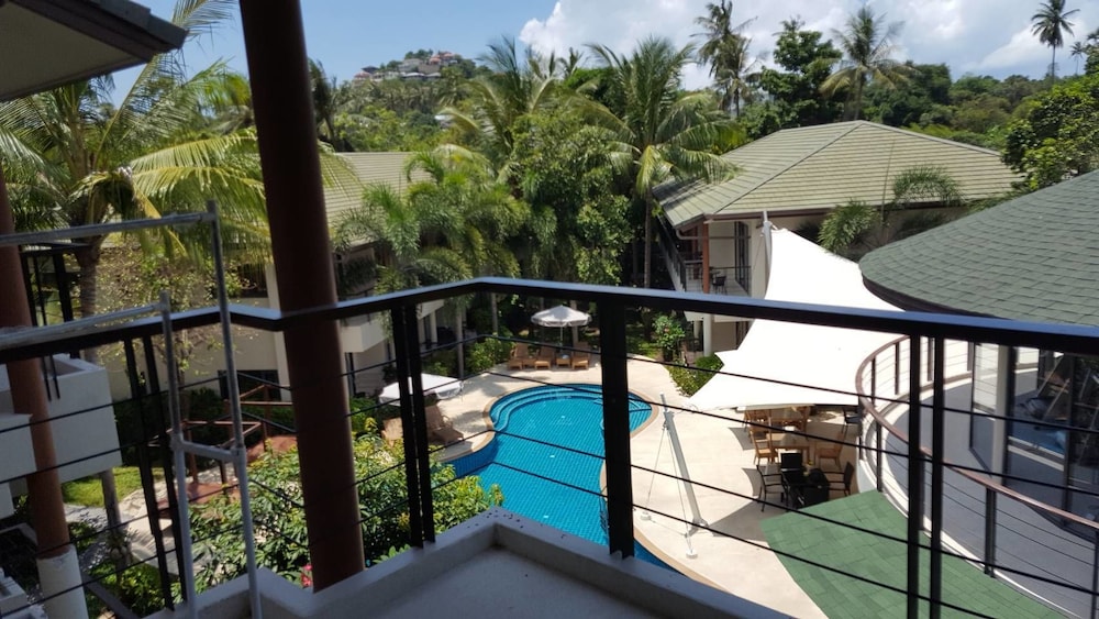 Family Suite, 2 Bedrooms, Pool View, Poolside photo 2