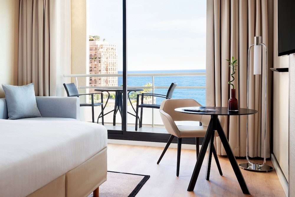Room, 1 King Bed, Sea View (Balcony)