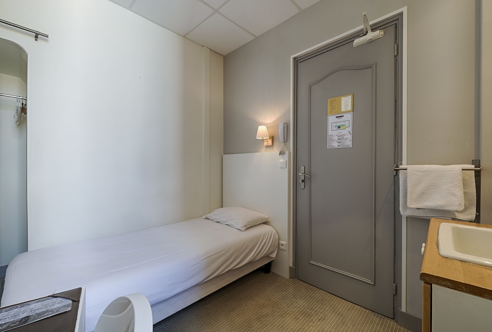 Single Room With Shared Toilet photo 2