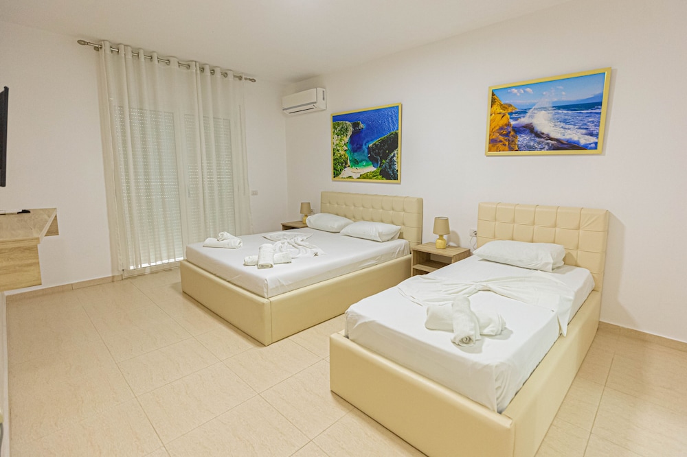Triple Room, Balcony