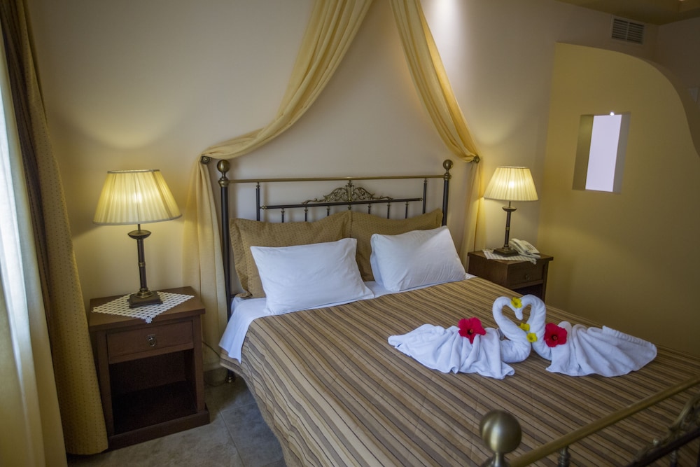 Deluxe Room - Photo 3