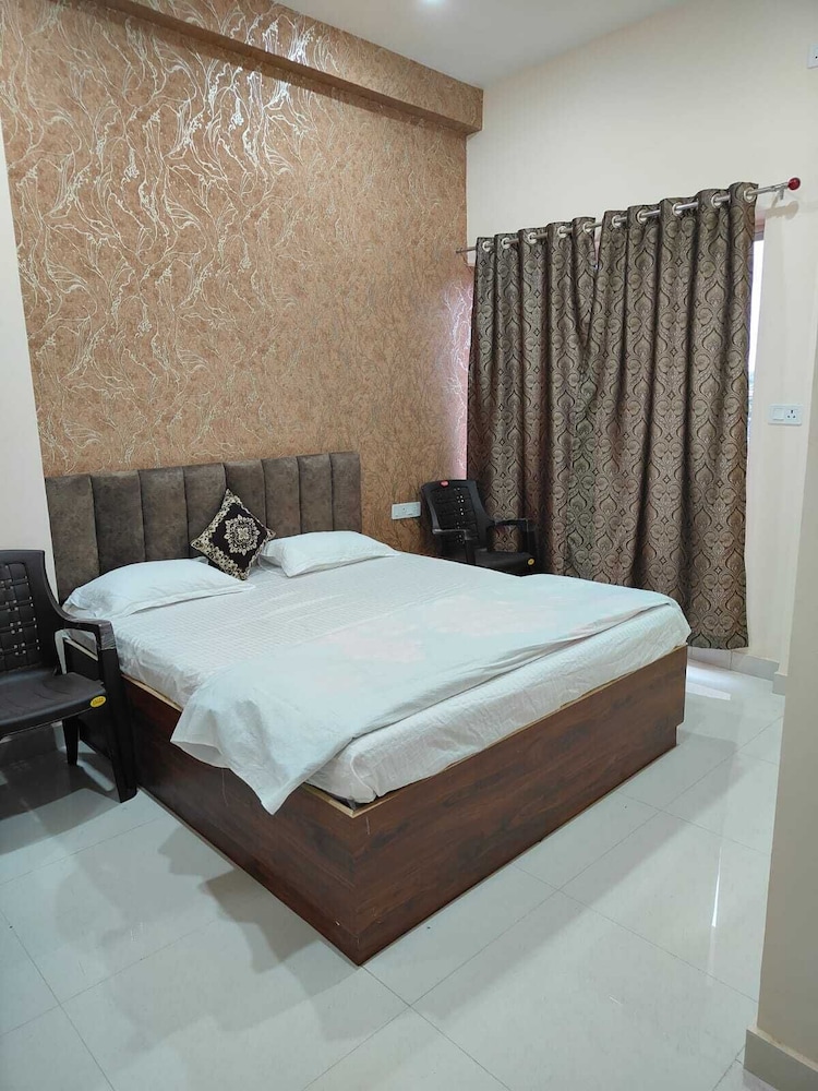 Deluxe Double Room, Balcony, City View