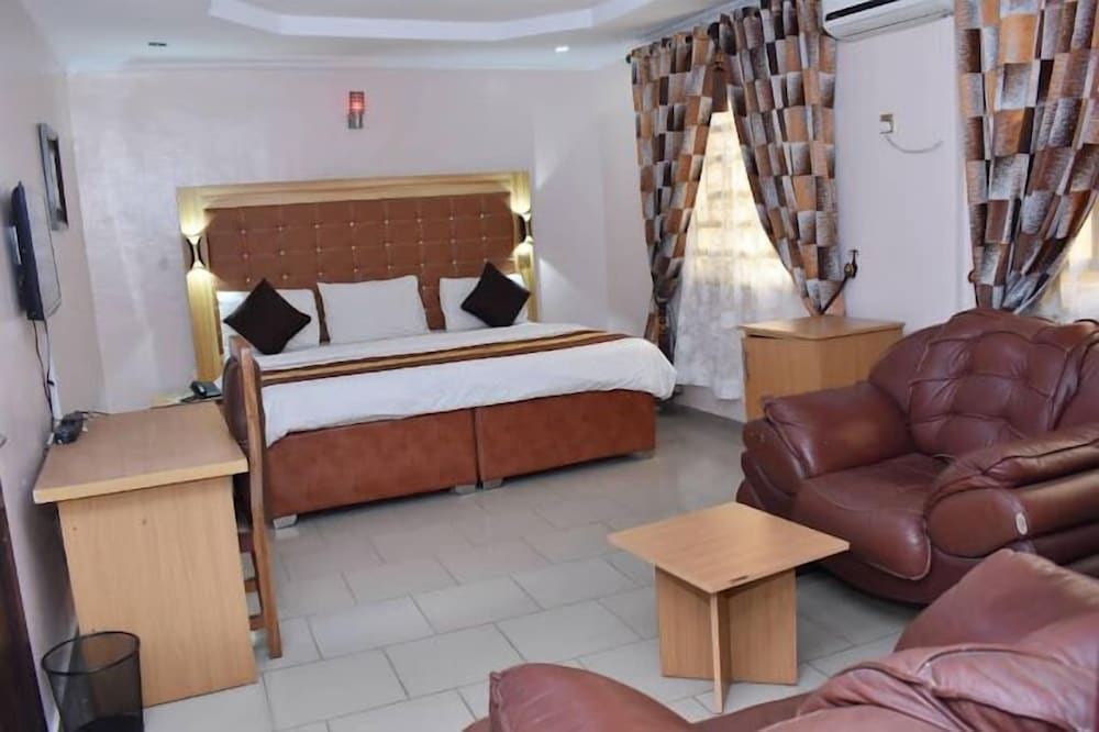 Economy Room, Balcony, City View photo 1