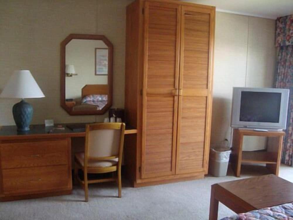 2 Queen Room photo 3