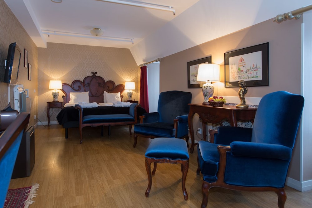 Superior Room, 1 Queen Bed, Non Smoking