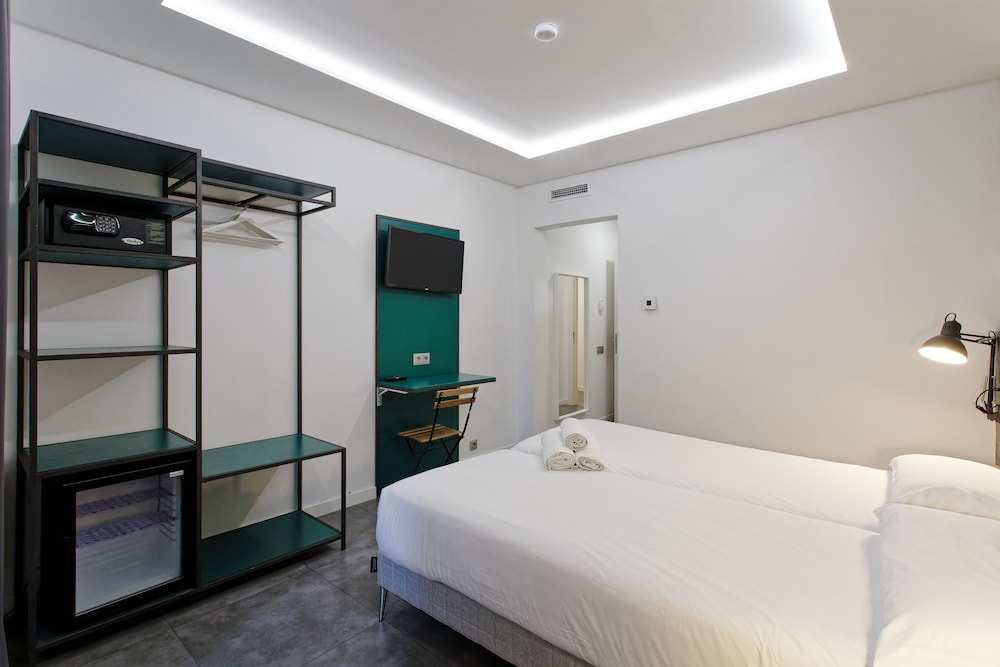 Standard Twin Room, Courtyard View photo 3