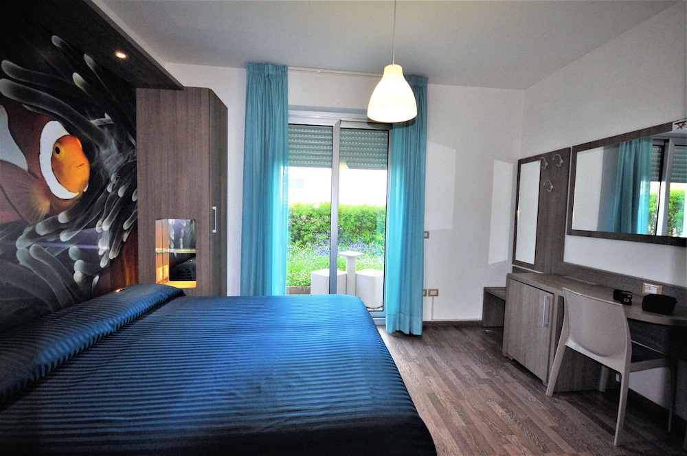 Superior Room, 1 Bedroom, Patio photo 3