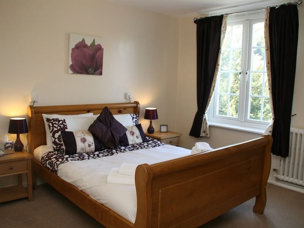 Premium Double Room (Four Poster) photo 2