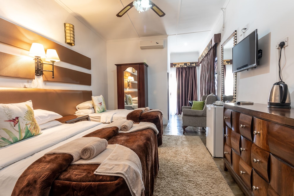 Deluxe Triple Room