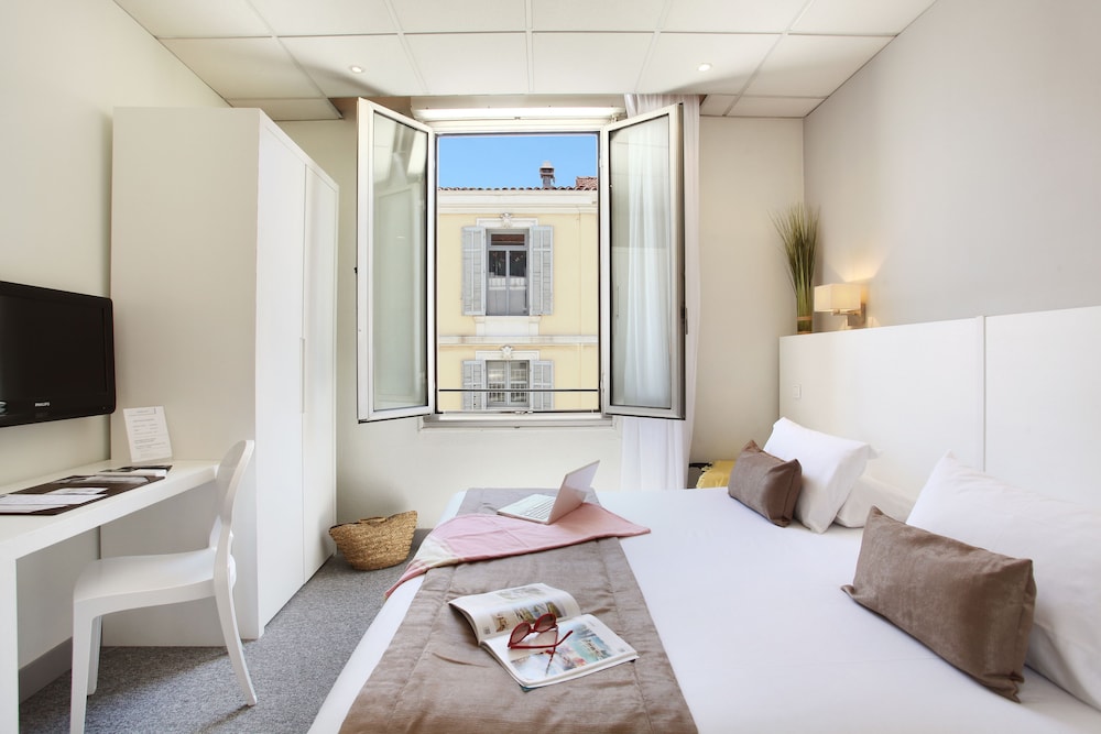 Superior Double Room - Photo 8