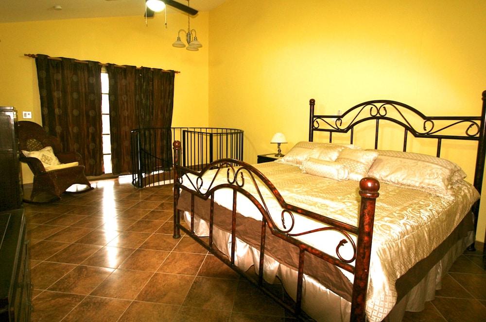 Executive House, Multiple Beds, Mountain View