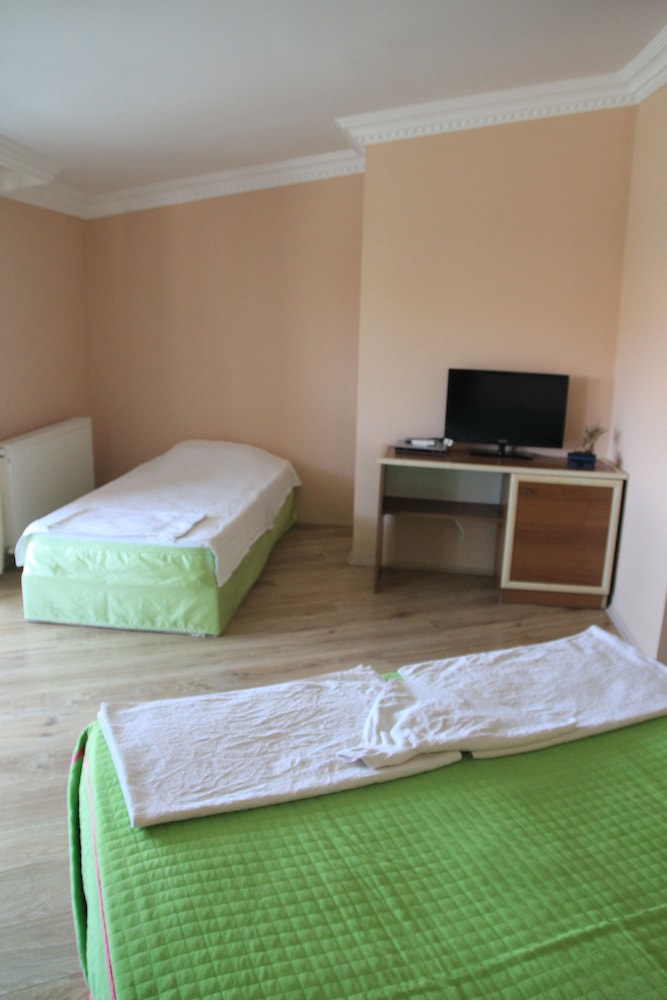 Basic Twin Room photo 1